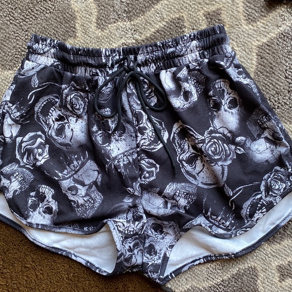 Shein 2 piece short set. Size small - Picture 2 of 6